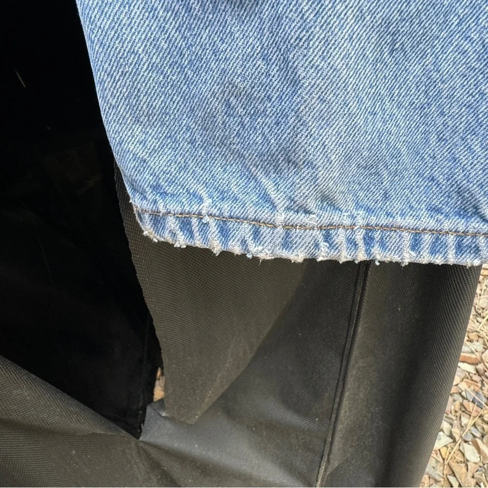 Levi’s 505 Perfectly broke-in Jeans-see pics label 40” x32” (actual 40” x 29.5”)